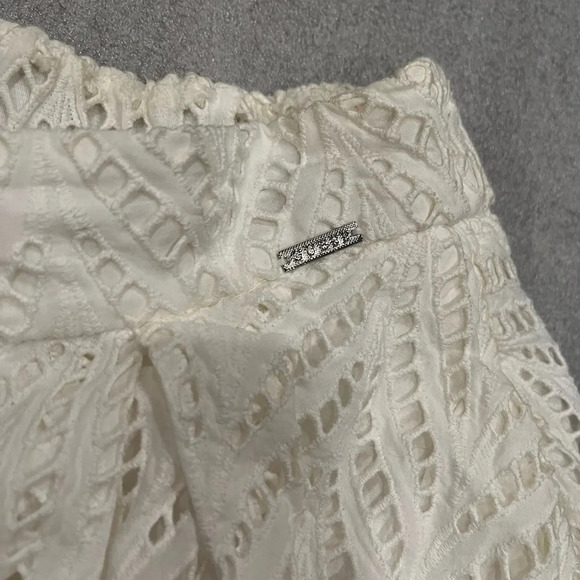 ❤️Host Picks❤️[XS]Guess NAJM Skirt with perforations - Picture 10 of 14